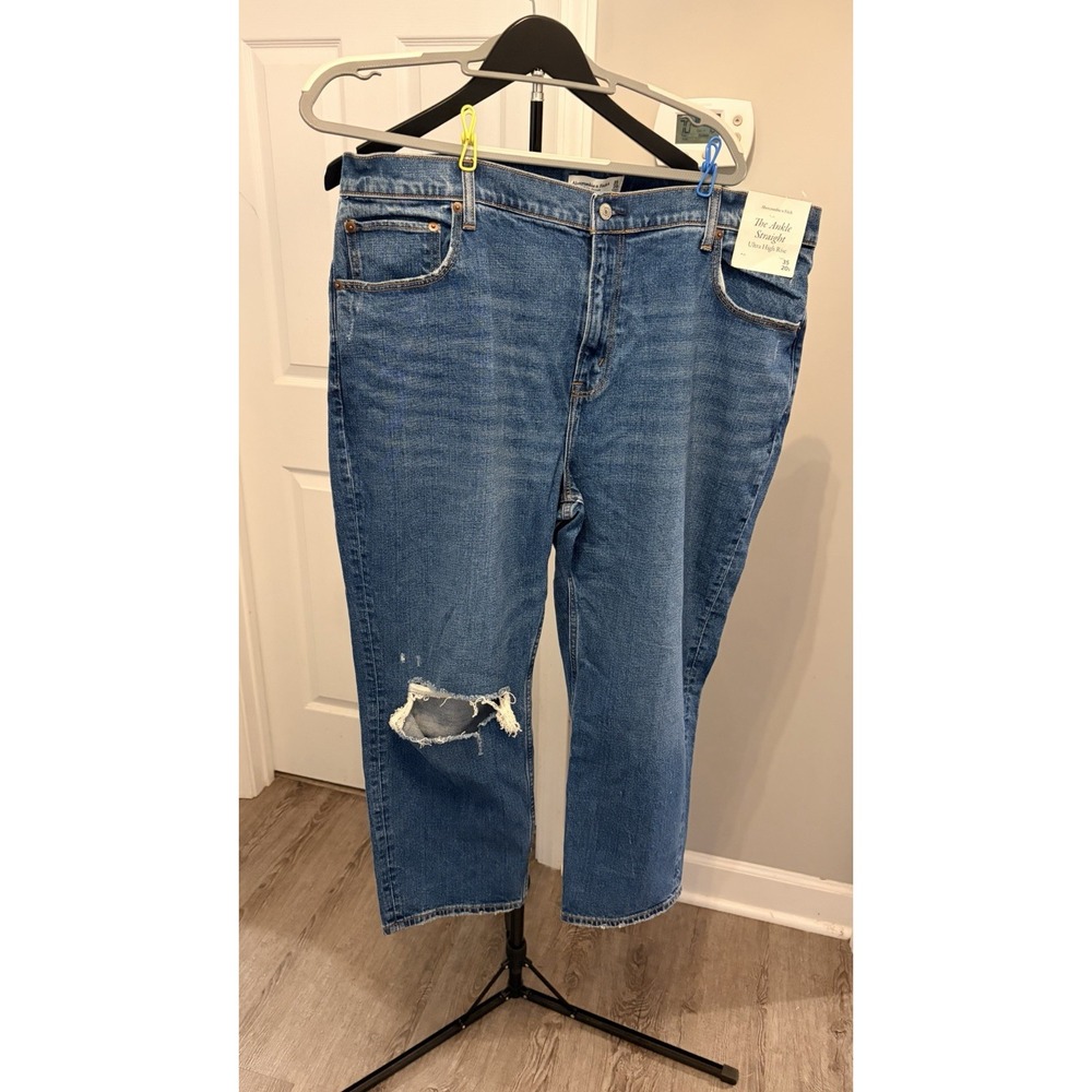 Abercrombie & Fitch The Ankle Straight Ultra High Rise Jeans 35/20S Distressed